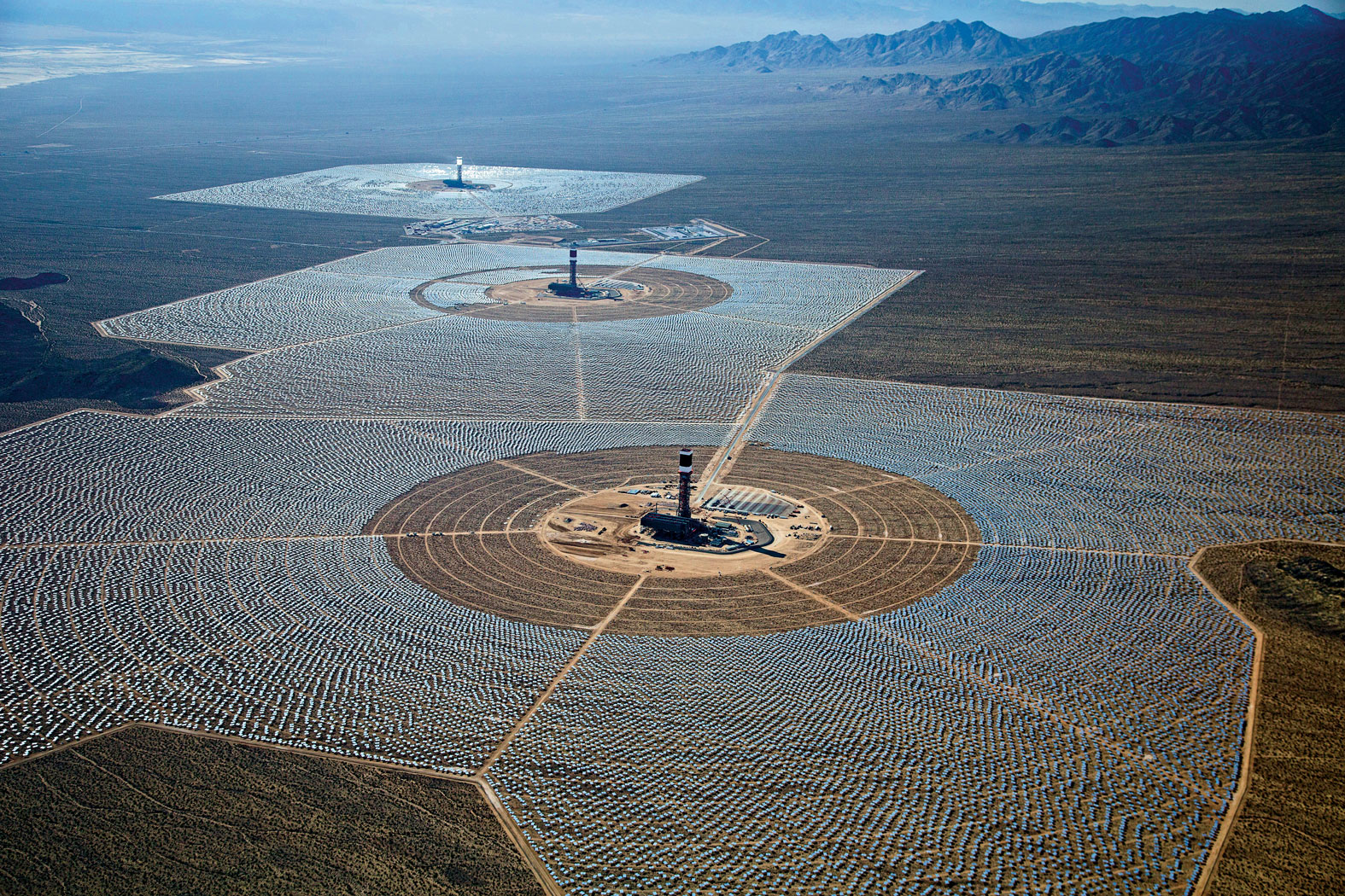 Ivanpah-Solar-Electric-Generating-System-Jim-West-Imagebroker-Corbis
