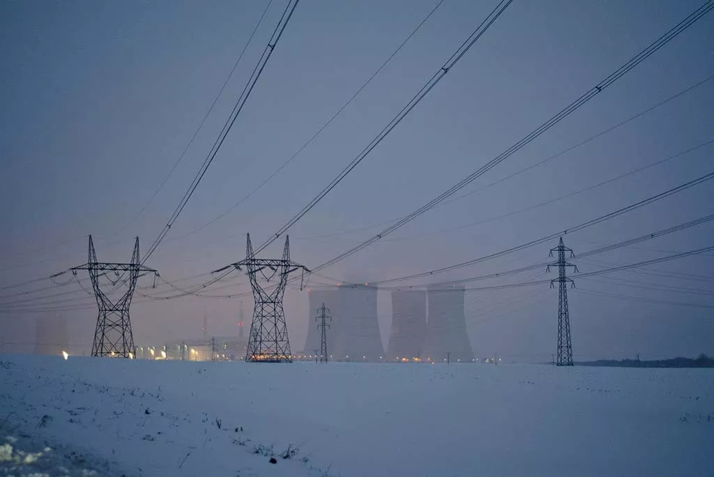 transformer-heat-pump-winter-lukas-lehotsky-ZEifAiol6Gk-unsplash